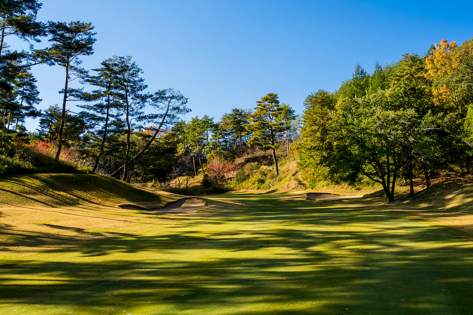 Naruo Golf Club â€” Small green complex