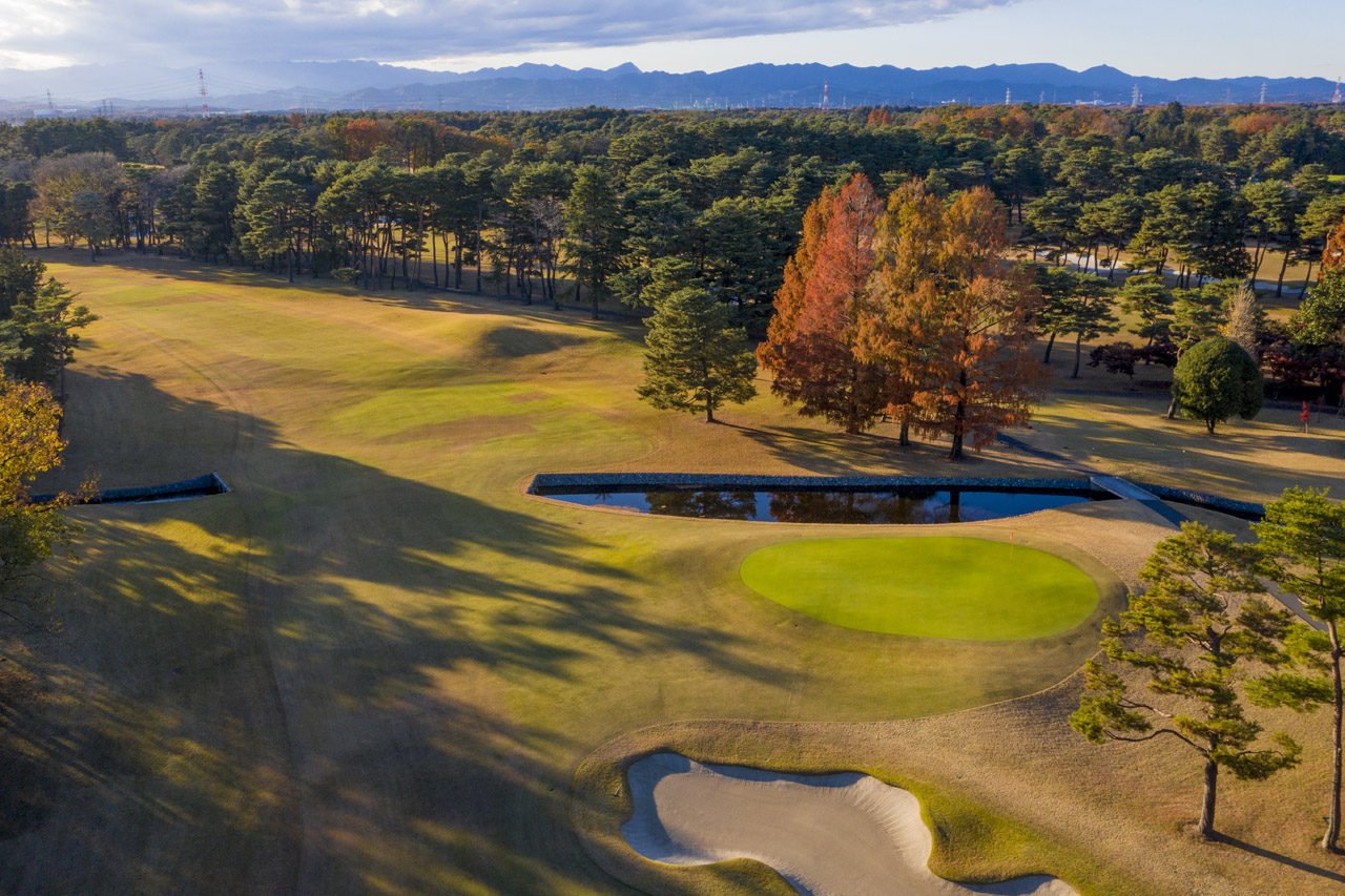 Tokyo Golf Club â€” Traditional bunkers